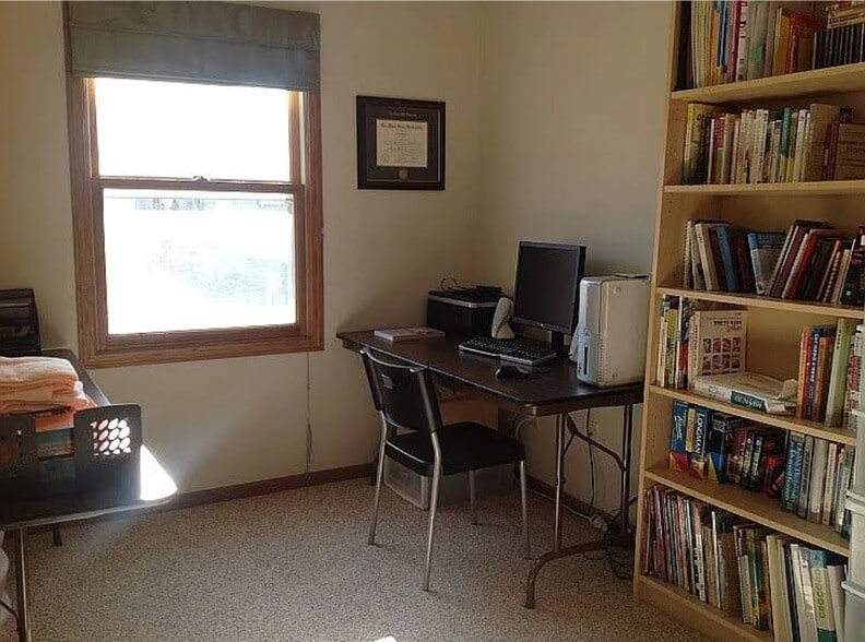 3rd bed room in lower level - 541 Westwinds Dr