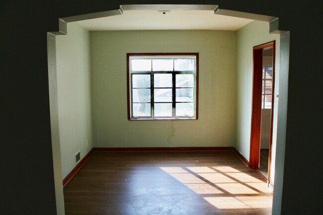 Building Photo - 604 Wilkins St