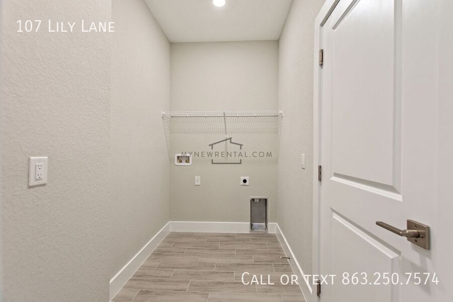 Building Photo - 107 Lily Ln