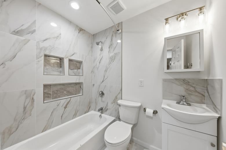 Building Photo - Room in House on Lincoln St SW