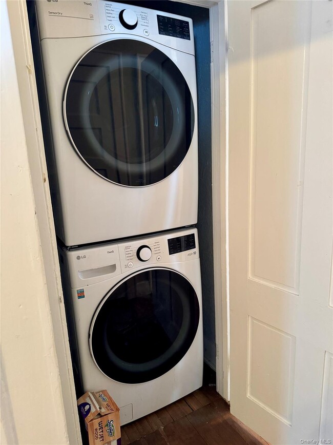 Building Photo - 110 Titicus Rd