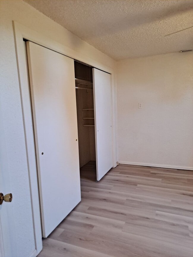 Building Photo - 40131 US-50
