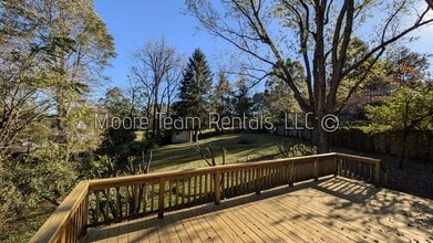 Building Photo - 3/2 Brick House, Deck, Storage & Fenced Yard