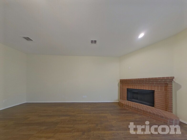 Building Photo - 5749 Imes Ln