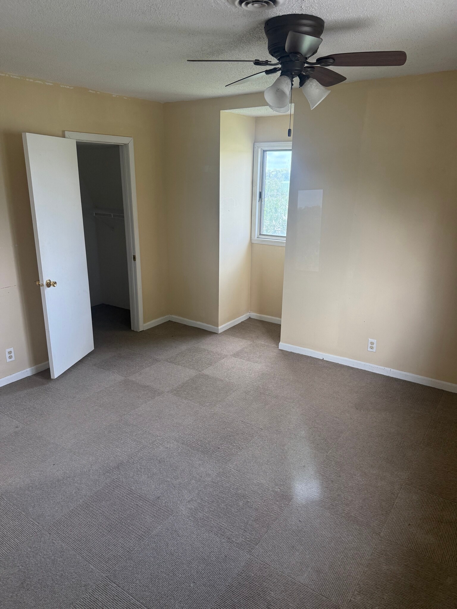 Building Photo - 8362 S US Highway 41