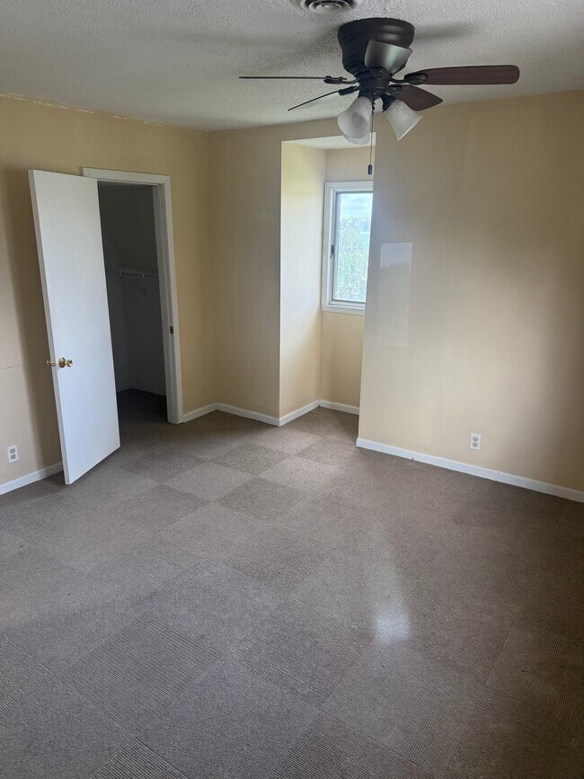 Building Photo - 8362 S US Highway 41