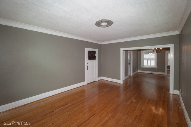 Living Room - 6300 Southwood Ave