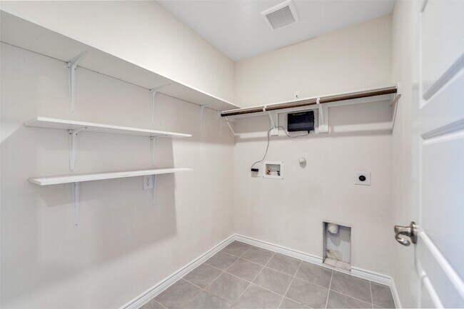 Building Photo - 134 Longhorn Pass