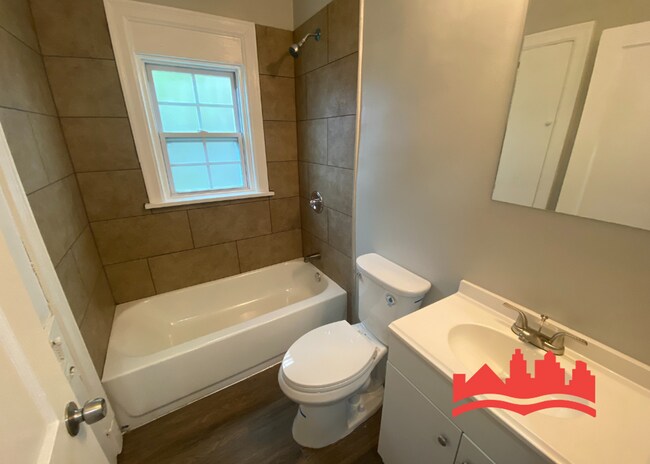 Building Photo - 944 Semmes St