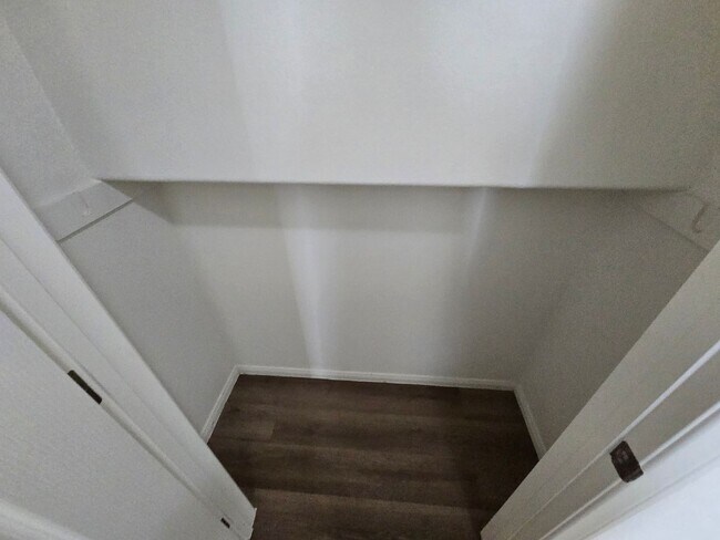 Building Photo - Spacious 3 bedroom 2 bath upgraded condo