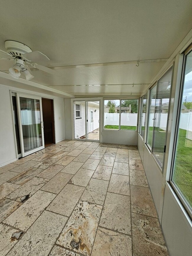Building Photo - South Shores! 3 Bed, 1.5 bath