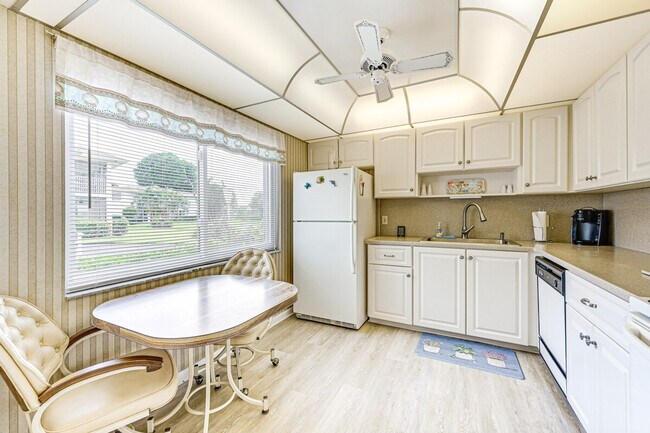 Building Photo - 432 Teryl Rd