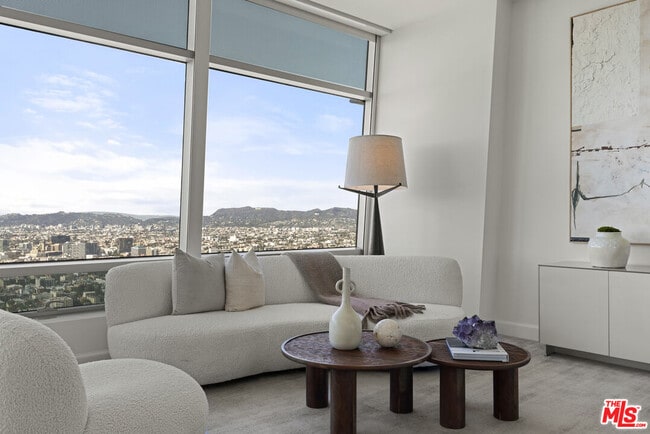 Building Photo - 900 W Olympic Blvd