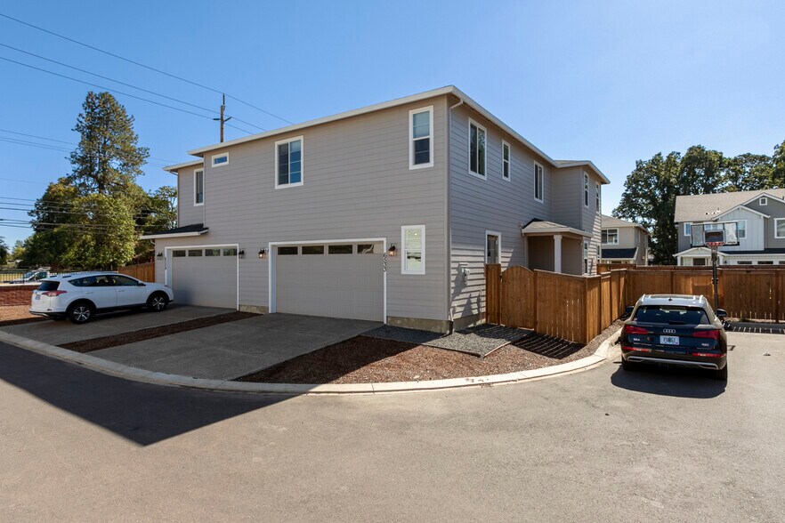 Building Photo - 6533 SW Lupine Ln