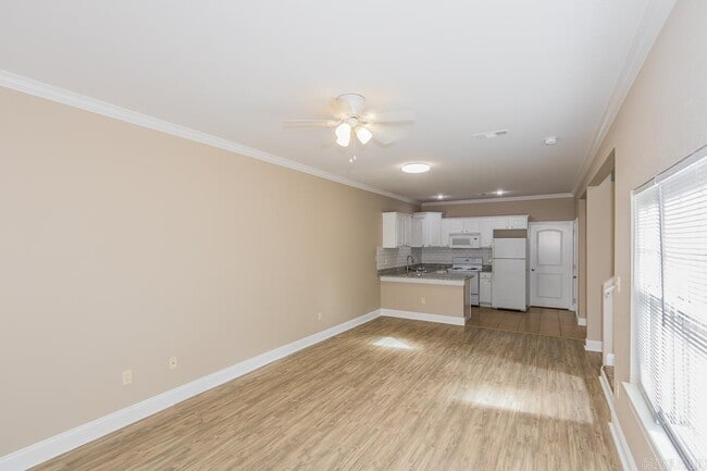 Building Photo - 1216 Sadie Dr