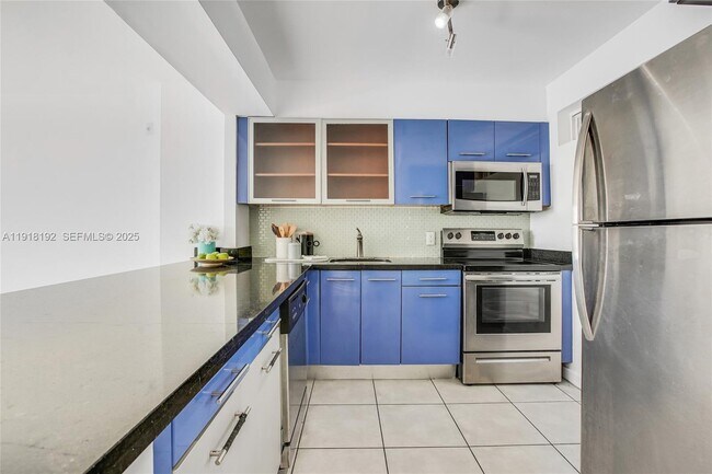 Building Photo - 650 NE 64th St