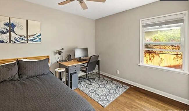 Building Photo - Beautiful 3 BEDROOM 2 BATH in Hawthorne with Garage. 1/2 off the 1st month of rent on OAC.