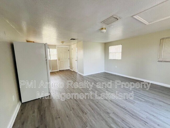 Building Photo - 5503 Old Rd 37