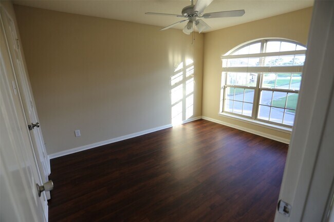 Building Photo - 3327 Summerwood Ln