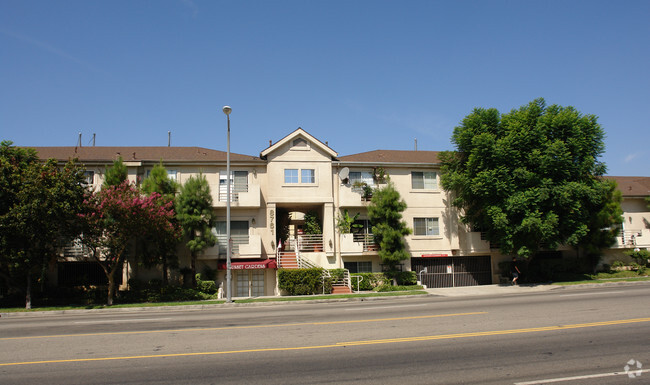 Building Photo - NoVa Townhomes