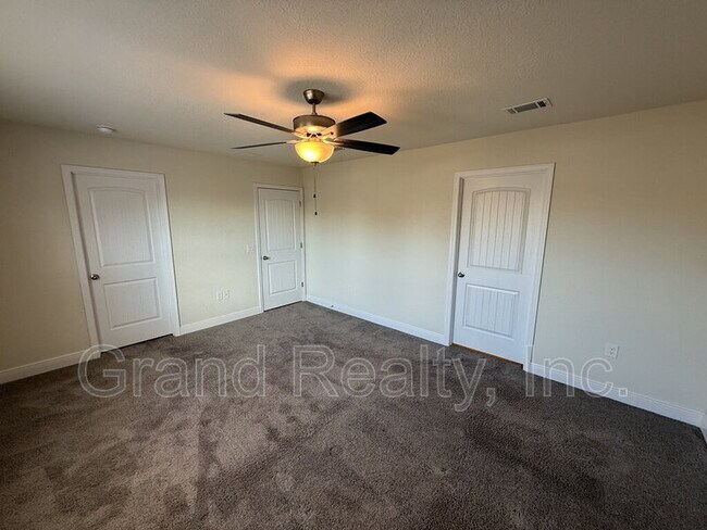 Building Photo - 4423 Village Oak Ln