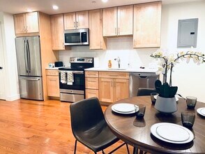 Building Photo - 1776 Beacon St