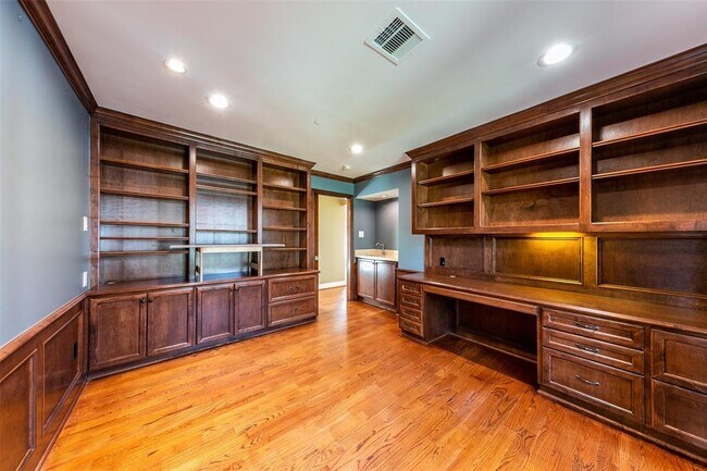 Building Photo - 11839 Stuckey Ln