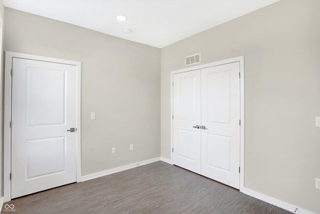 Building Photo - 1915 Chambers Dr