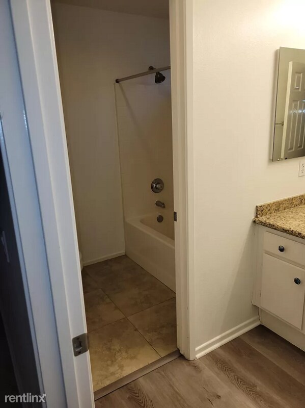 Building Photo - 3 br, 2.5 bath House - 1125 Lassen Peak Pl