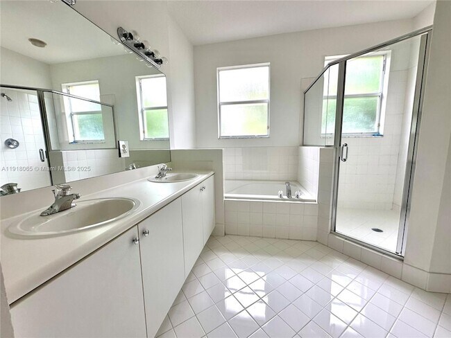 Building Photo - 13261 SW 127th Ct