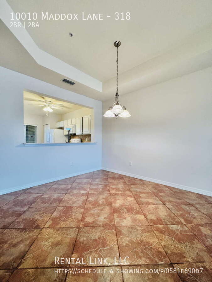 Building Photo - 10010 Maddox Ln