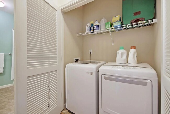 Building Photo - 2 Bedroom 2 Bathroom Condo at The Regatta ...