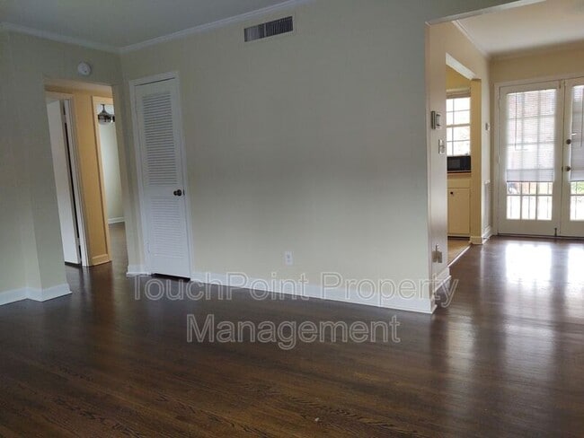 Building Photo - 910 McAlway Rd