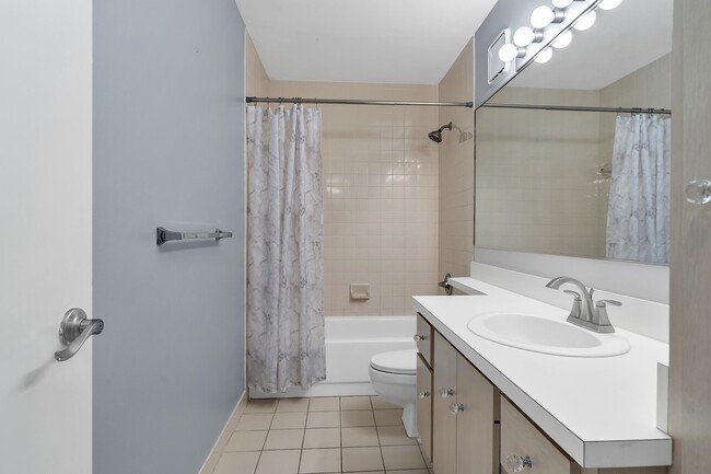 Building Photo - 8159 Andover Ct