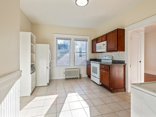 Building Photo - 270 Lovell St