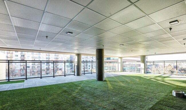 Building Photo - 1045 Lincoln St