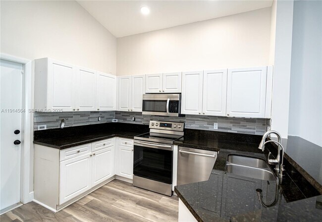 Building Photo - 1592 Salerno Cir