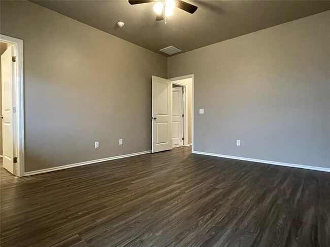 Building Photo - 920 Coles Creek