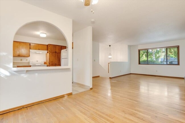 Building Photo - Charming 3 bedroom 3 bathroom house in Tigard!