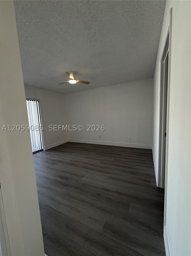 Building Photo - 510 S Park Rd