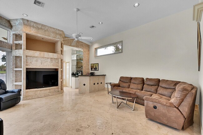 Building Photo - 6419 NW 99th Dr