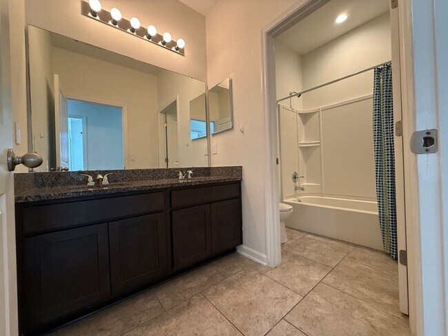 Building Photo - 4/3.5 Home in Gated Community