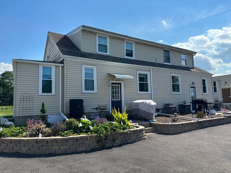 Building Photo - 1023 McCarthy Rd