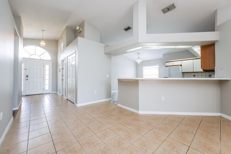 Building Photo - 16410 Coopers Hawk Ave