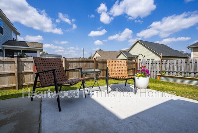 Building Photo - 924 Windchase Wy
