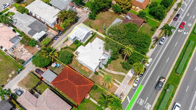 Building Photo - 1625 Hollywood Blvd