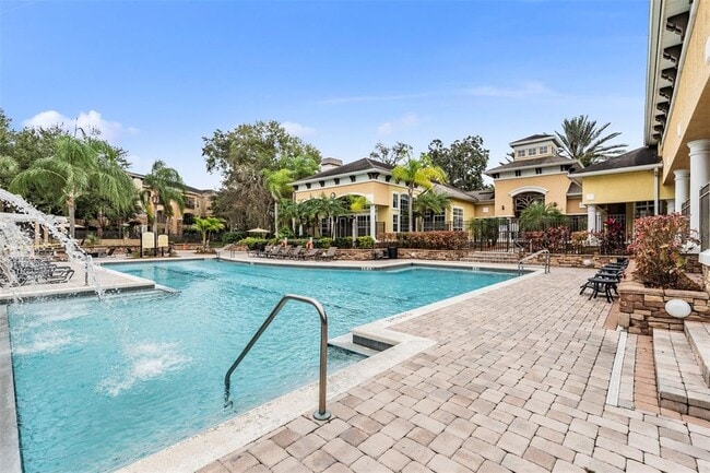 Building Photo - 10108 Courtney Oaks Cir