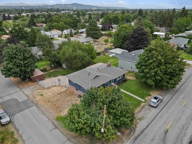 Building Photo - 11105 E 8th Ave