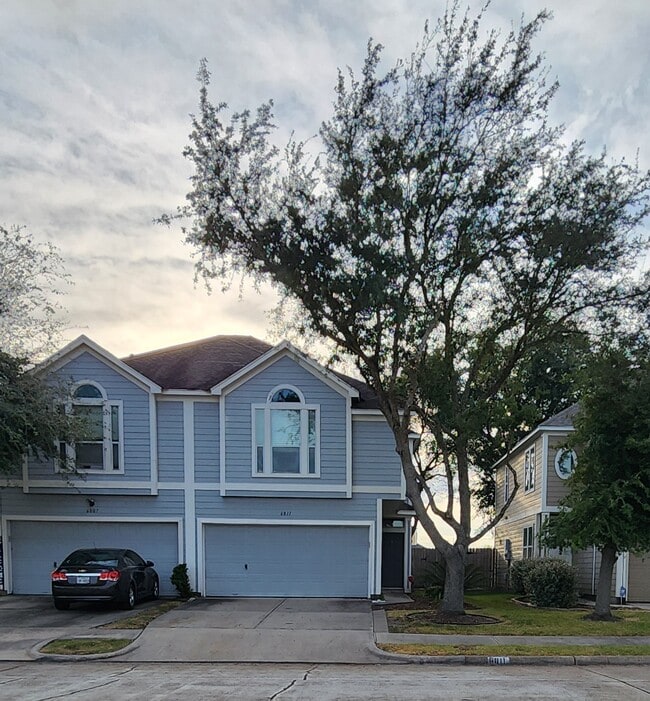 Building Photo - 6811 Independence Blvd