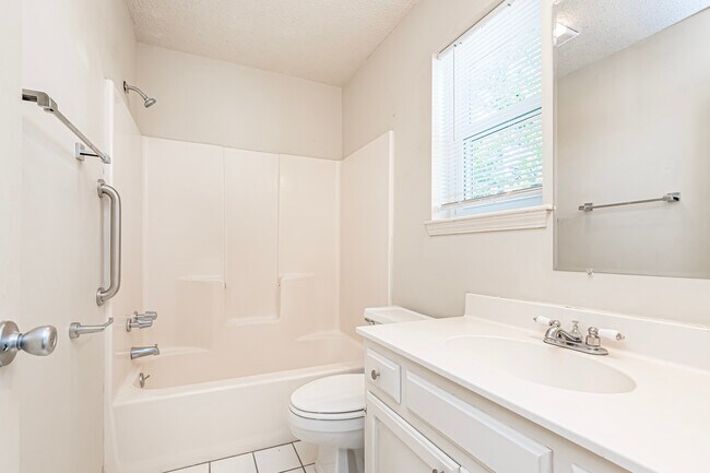 Building Photo - 9821 Siegen Ln